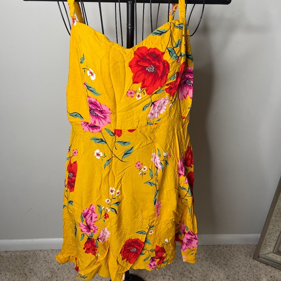 Old Navy Dresses & Skirts - Flower Dress